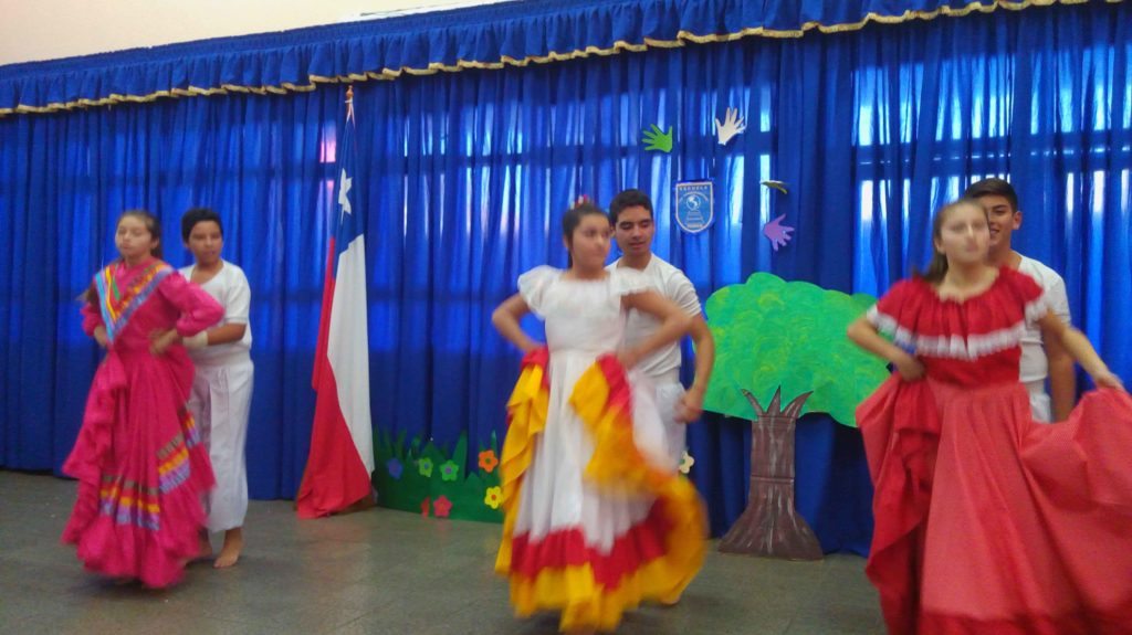 Acto Dia de la Conjvivencia Escolar Danzas Latinoamericanas